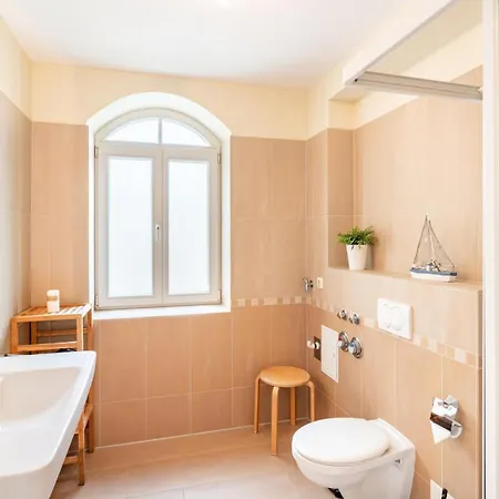 Komfort-whg. Mit 2 Slz., Grosser Terrasse, Parkplatz *