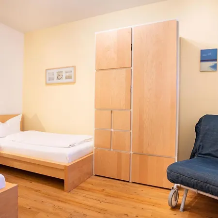 Komfort-whg. Mit 2 Slz., Grosser Terrasse, Parkplatz Feriehus *